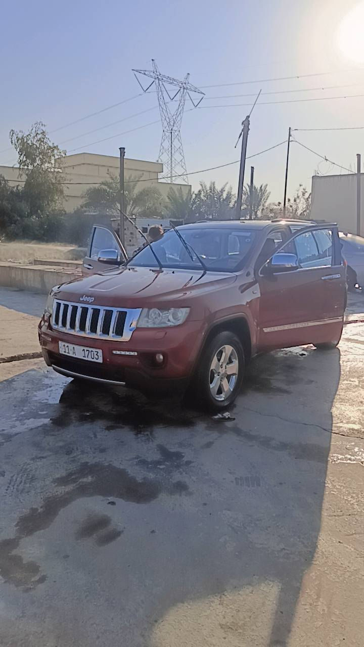 السلام عليكم جيب 13 خليجي ليمتد كفاله عامه و السونار موجود بالصور فول مواصفات محرك وگير جدد. صدر حداديه جديده معروضه ١٩٢ وبيها مجال 
ديالى الخالص 
***********
