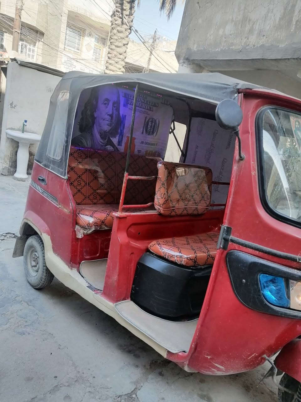 السلام عليكم تكتك تي في اس مديل 2018رقم وسنويه بغداد بسمي محرك كير اكسل كلجات تخم تاير كهربياتها كلها شغاله من الطول لطول ضفيرتها مال 22بيع بسبب الضروف وحته مغاسلها لين معندي مجال اغسلها وبيه دوس معمرات عوزهن فقط صبغ السعر 3300وبيه مجال لطيبين مكاني بغداد لامين الثانيه***********
