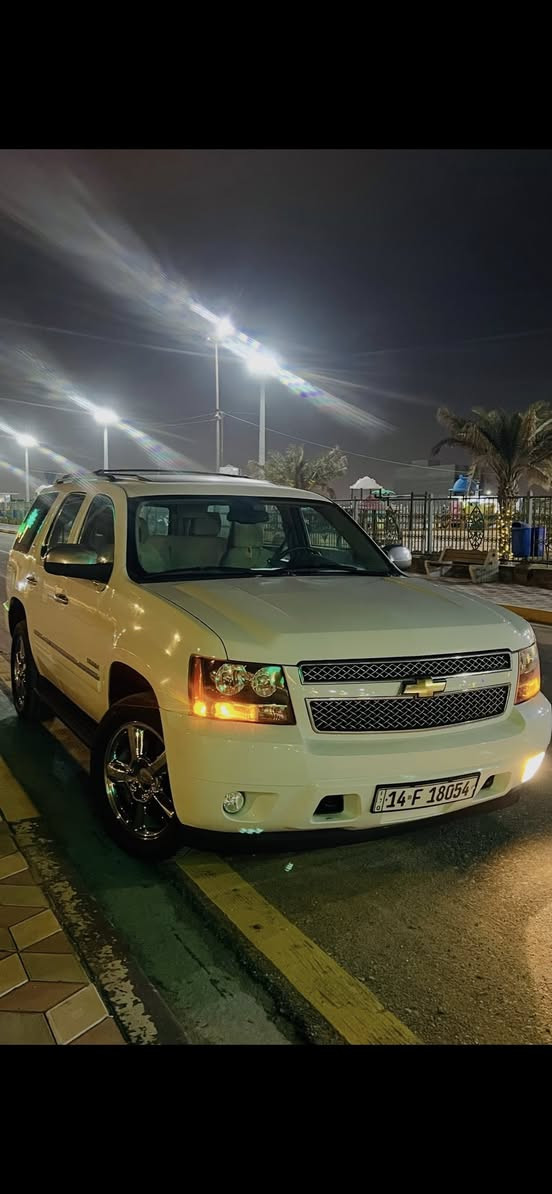 سلام عليكم تاهو مديل 11 سياره وارد  خليجي. صار بيه. صبق بل جاملقً  امامي  ول باقي كفاله عامه سياره جديده بمعنه كلمه. سياره ما متعوبه سياره مالت واحد جناب.   كير محرك  كله بل كرتون.   تخم تاير  بيه    مكان سياره بصره  ابو خصيب   رقم هاتف ***********
