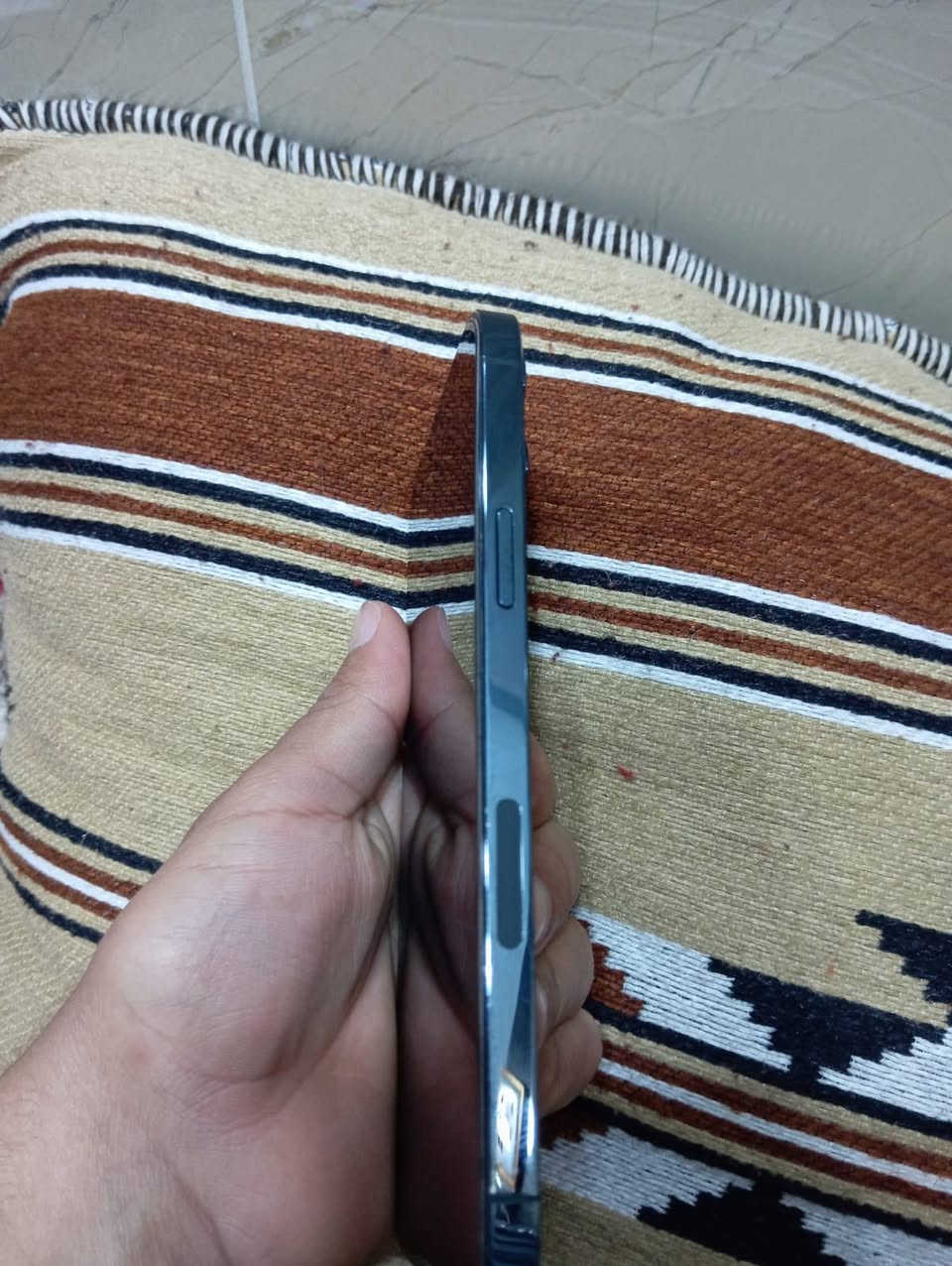 سلام عليكم    آيفون 12برو ماكس
ذاكره 256✅
بطاريه 75 ما يصرف شحن ✅
الجهاز مكفول نضافه 100✅

((جهاز فقط بدل ضهر و بي فطر مثل ما موضح))

تواصل *********** يوجد واتساب
