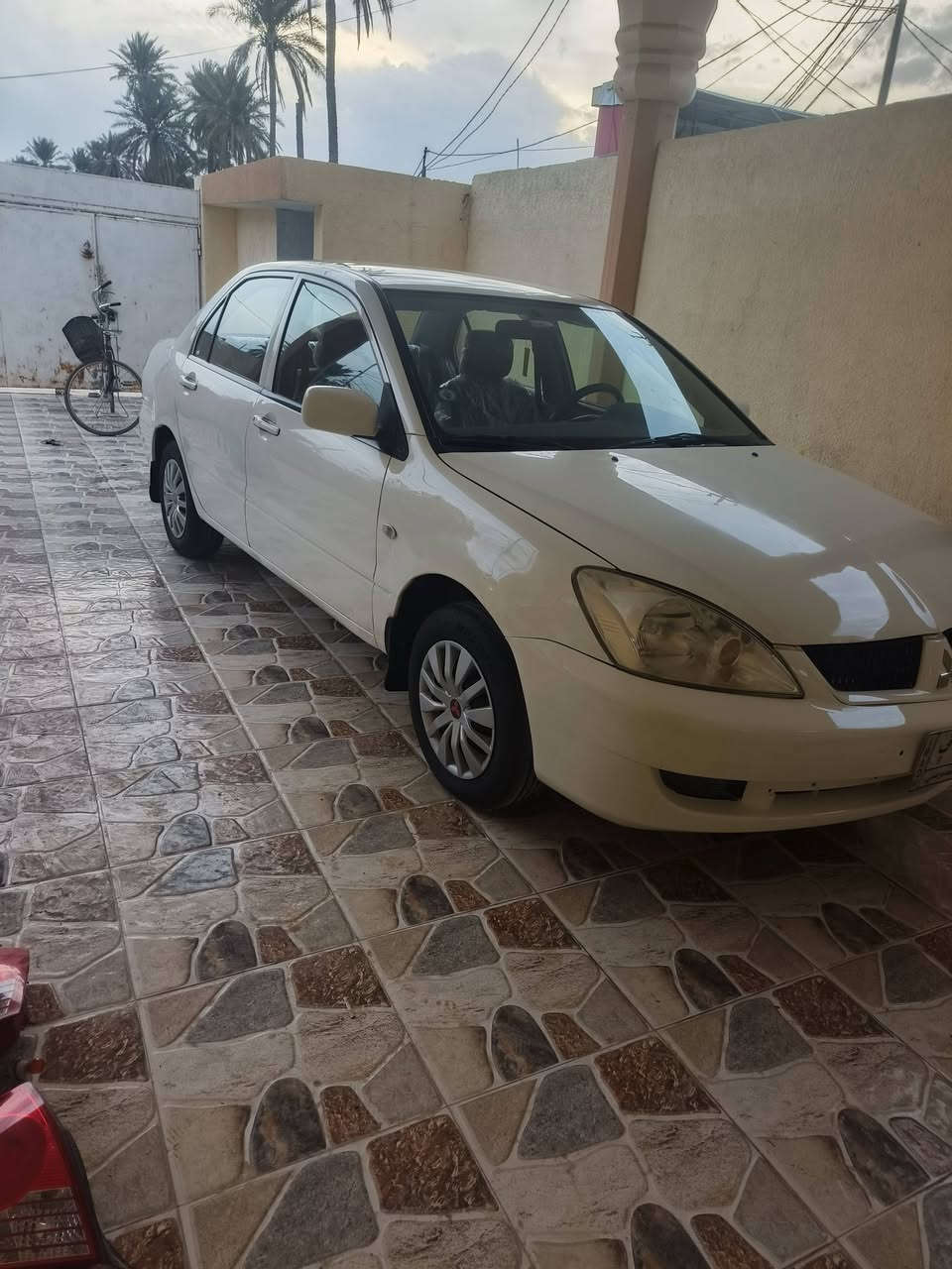 لانسر 2010 رقم بغداد تحويل مباشر سياره جديده كلش برغي مابيها نقص 
مكينه كير اوتماتيك جديد
 دواخل غرفتها شركه تبريد تخم تاير صدر امام خلفي كله جديد ماشيه 
(١١٥ الف حقيقي)سياره مال جناي جديده كلش
السعر ٨٠ و بيها مجال قليل للاستفسار اكثر الاتصال  
 ‏ *********** مكان السياره ديالى سراجق
