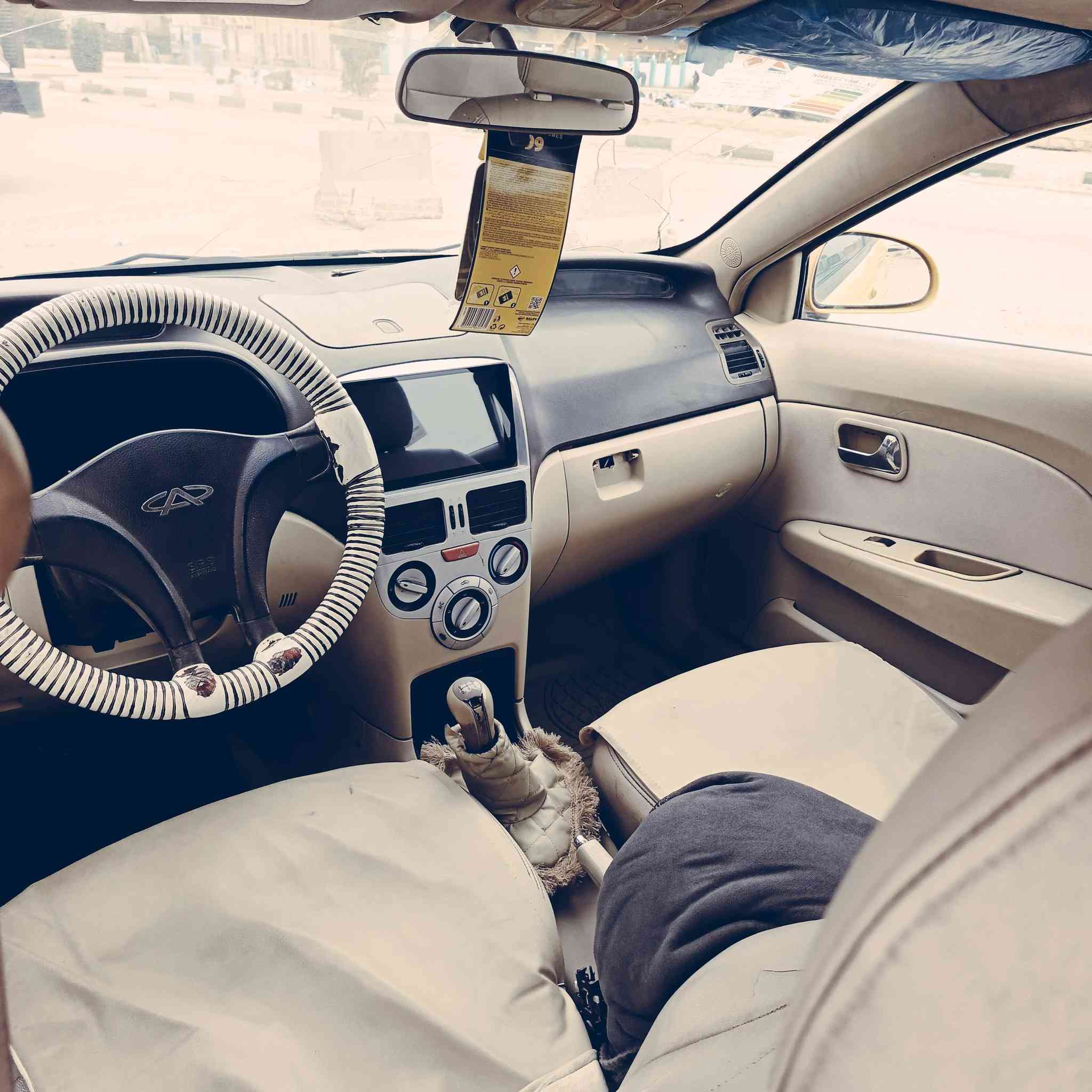 سلام عليكم سياره البيع شيري فلاوين مديل 13كفاله عامه رقم احمر راعيه بل رميثه الهيئه واغرمات على المشتري تكفل سرقه وعشأر وطلب السعر 17وبيه مجال...... ترهم مراوس وبيع‏‪***********‬‏
