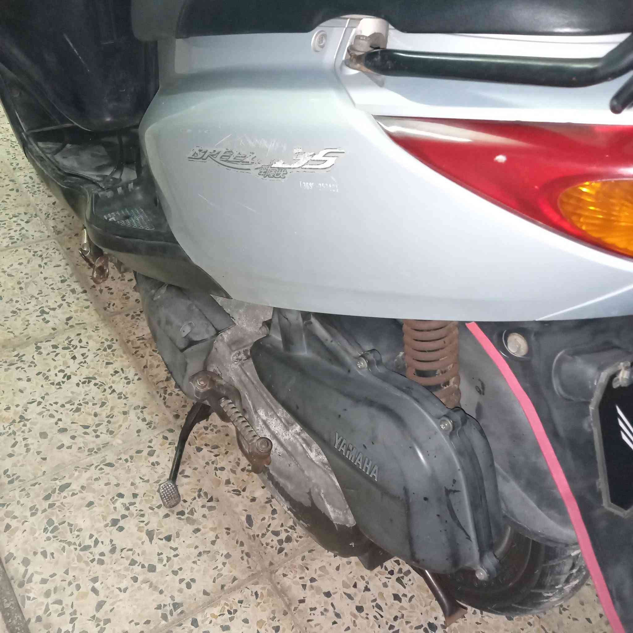 سلام عليكم دراجه بريز لايت فوك دراجه جديده كفرات اصليه كهربائياته كلها شغاله سلف وهندر مكينه ناعمه كلش ماملعوب بيه جامه وأم بي ثري اي نقص مابيه السعر ٩٠٠ وبيها مجال قليل مكاني الدوره ابودشير للاتصال  ***********
