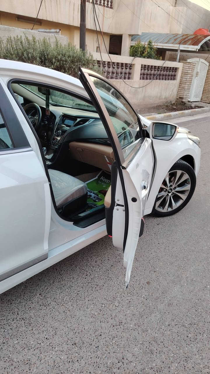 السلام عليكم
هونداي ازيرا خليجي موديل 2014 محرك دوش 3.0 المرغوب السيارة بدون ضربة فقط بيها صبغ  باب خلفي ورة السايق والداير مال الجاملغ  مري شفط بردة خلفية كهرباء بردات ابواب 3انظمة قيادة اشارة ترحيب حساسات خلفية كامرة  تدفئة مقاعد جاهزة من كل النواحي نضافتها بالحقيقة احلى من الصور  ترايها كلش حلو محرك وكير مكفولات تدفئة تبريد صدر خلفي أمامي باتري جديد السيارة جاهزة بدون اي مصرف مال جناي سنوية ورقم وهزة جدد تحويل مباشر ثاني يوم مكان السيارة السعر 126$مجالها شي بسيط للشراي الاتصال على الرقم ***********
