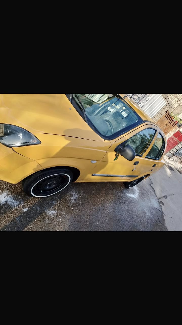 سلام عليكم طيبة موديل2015 مكفوله من الضربه ولصبغ بيها بس طخه موضحه بل صور صدر امامي خلفي جديد صالي سبوع من شاده تخم تاير جديد تبريد ثلج حماوه ربع شتا صيف مكينه تخبل كير بيي الرابع يفلت بس  السياره مال شغل خير من الله مكاني بغداد العبيدي السعر39 الرقم ***********
