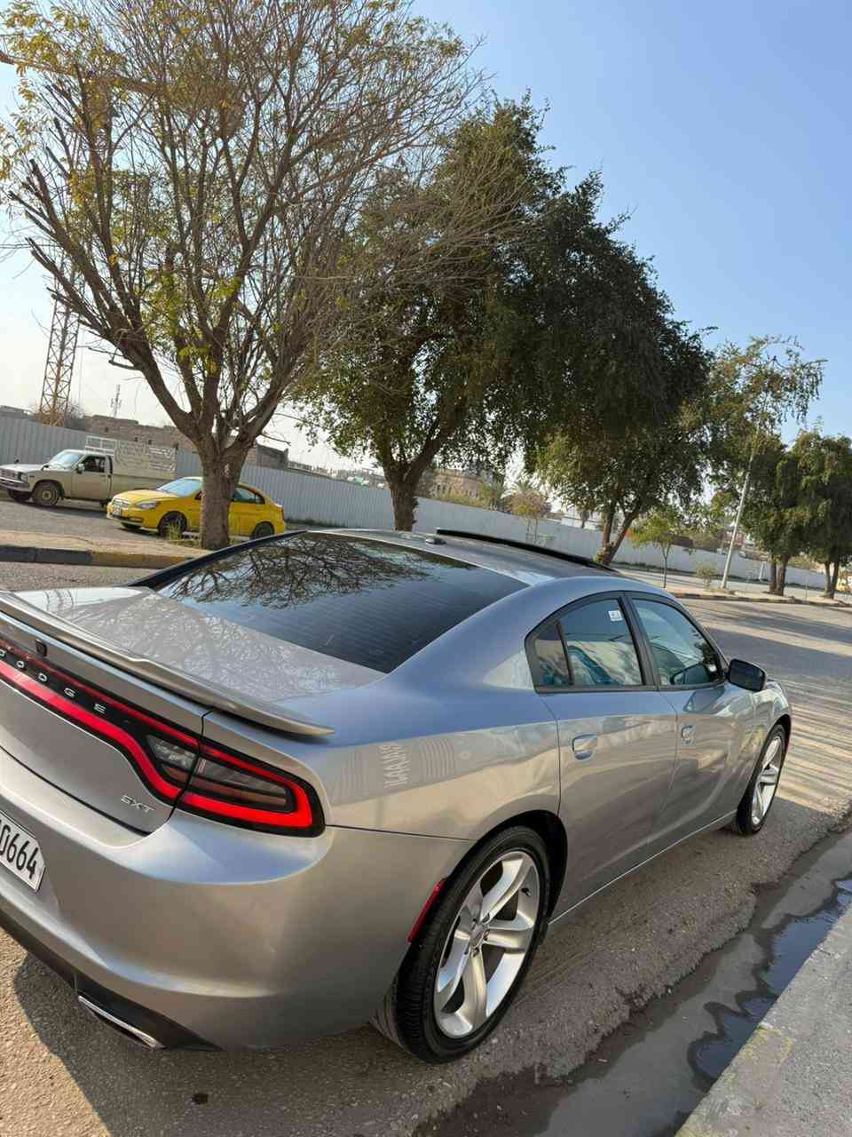 جارجر٢٠١٧ فول مواصفات فتحه سقف شاشه جبيره هيتركشن ويل٢٠ سنويه وهزه جديد باسمي سليمانيه كابون بنزين بدون ضرر داخله كلين  للبيع اوالمراوس حسب القناعه *********** غيرمتواجد عل الفيس
