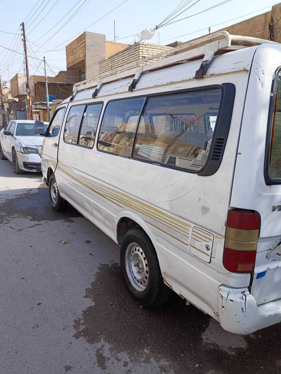 فتون ٢٠٠٨ صدر نص عمر مكينة ثري واي  مكفولة كير رابع يفلت تخم تاير جديد امصفره هيئه  رقمها بغداد صدامي سيارة مكفولة من حادث و صبغ مطلوبه 400 غرامات على مشتري سعر 40بيها مجال جدا بسيط
مكان بغداد***********
