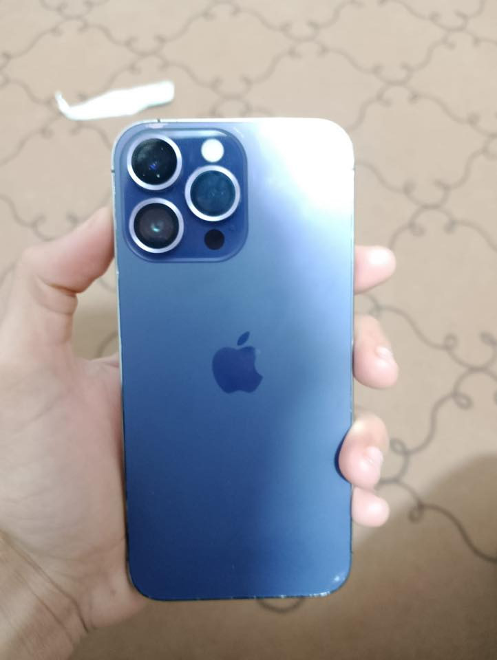 السلام عليكم للبيع ايفون 14 برو ماكس شريحتين ذاكرة 256 مبدل بطارية اصلية نسبة 100% بي زلغ صغير حافه الظهر مامأثر الباقي كفاله سعر 765 وبي مجال قليل عنوان بصرة الهارثة قرب معمل ورق ***********
