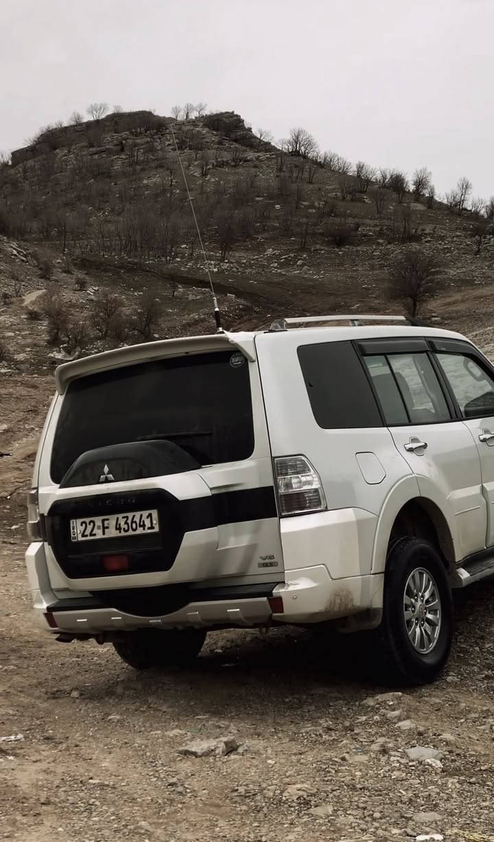 پاجیرۆ  ٤x٤ مۆدێل ٢٠١٥ سێ مەقحەد ئاوێنە شەفت ناو کرێمێ شاشە ئایبات کامیرە. حاسە  گێر حادی تۆماتیک ABs  ماکینە ٣.٥ مەرغوب ماکینە گێر دابل ئاکسل بەشەرت ١٥٠ هەزار رۆشتوە  سەنەوێ رەقەمی نوێیە نرخ ١٦٥ ماجال  بۆ زانیارئ زیاتر  ***********
