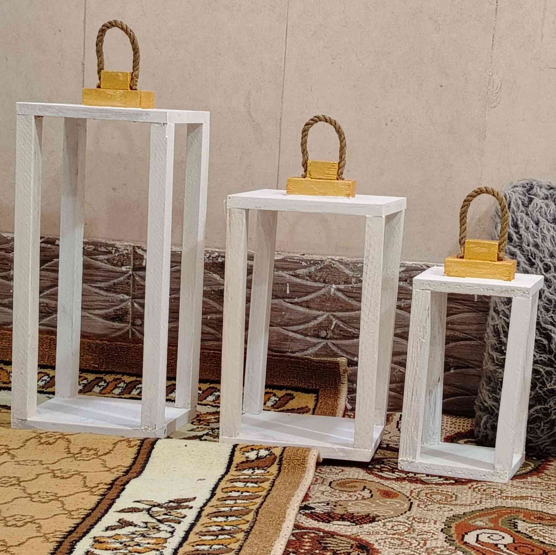 فوانيس رمضان شغل نجار حسب طلب الزبون ال2 سعرهم 15 وال3 سعرهم 25 اي استفسار اتصلو هذا
رقم النجار ***********
