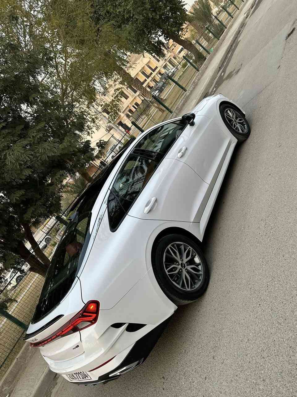 السلام عليكم
كيا K5 جي تي لاين(GT Line) مديل 2022 
مكينه 1600 تيربو 
حادثها بابين جهة السايق نفسهن مصبوغات حادث خفيف
فول مواصفات 
بنوراما 
كشنات جلد احمر
كشن كهرباء
رادار امامي .رادارات جانبيه بالمري .رادار خلفي
قياده ذاتيه
هاند بريك بصمه
شاحن لاسلكي
كامره دواره
سيترن D 
تبريد بيانو
السياره كامله بدون نقص 
سعرها 174 وبيها مجال
مكاني بغداد
***********
