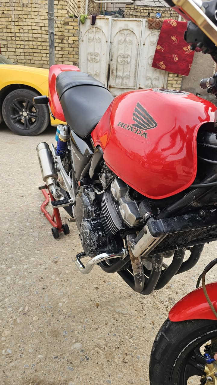 السلام عليكم
دراجه سيبي فور (cb400) جيل اول (16 ولف) 

مرقم ب اسمي تحويل ثاني يوم هزه الكترونيه لل 28 

دراجه مكفوله گير -محرك-كهربائيات 

دراجه شعله ومعدل ياكل الگاع صالنصه SC 

مكانها ميسان ( العماره) 

رقمي : *********** . ممتواجد دائماً فيس
