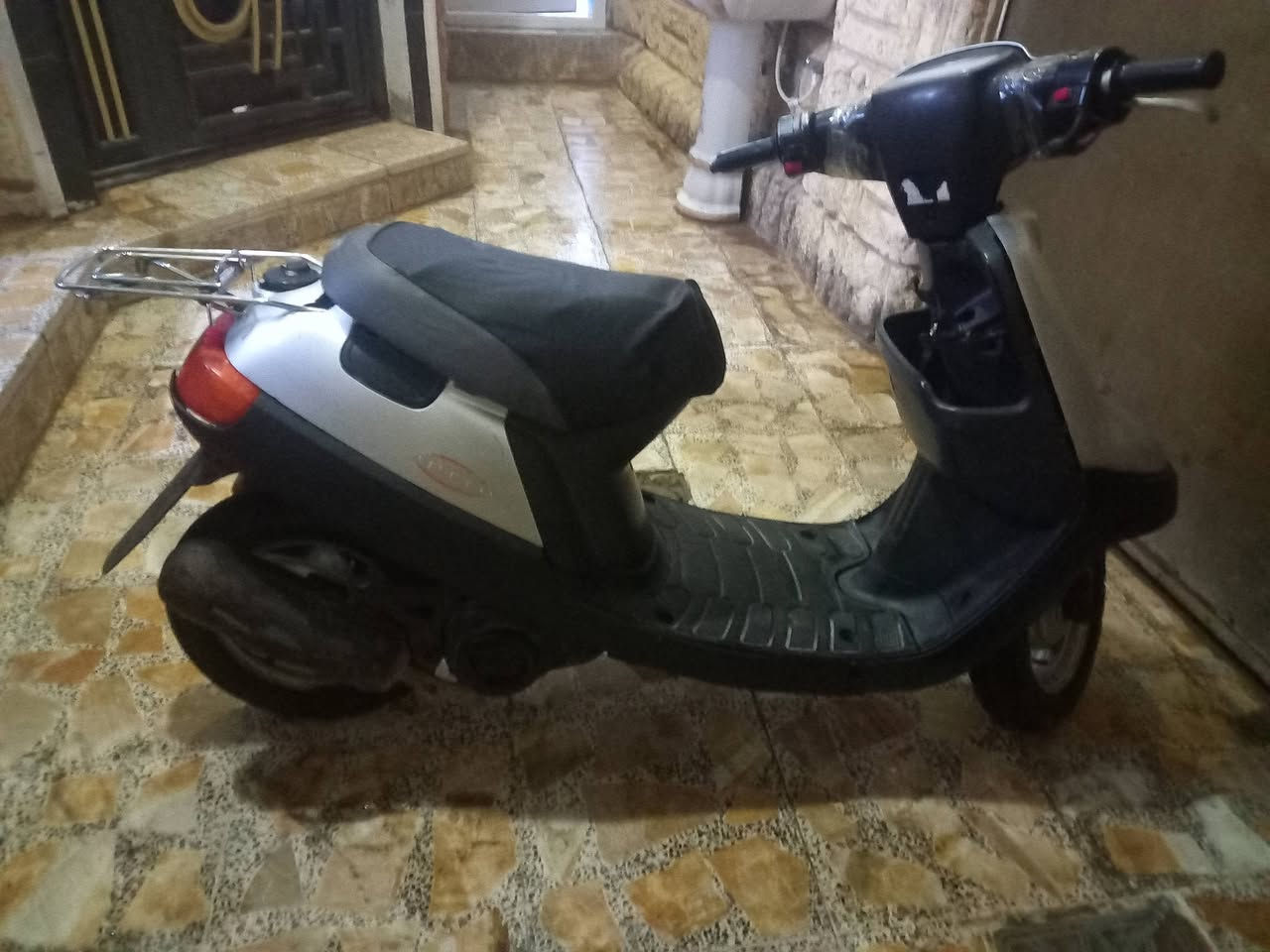 السلام عليكم دراجه بطه2003شغاله مكينه خرسه لاصوت كير ولا روله تايرات جدد نكره سلف كهربائيات شغاله شلعه شك الكاع معدل مكينه ناعمه السعر٢٥٠ وبيه مجال الاستفسار مراسله الصفحه او رقم ***********
