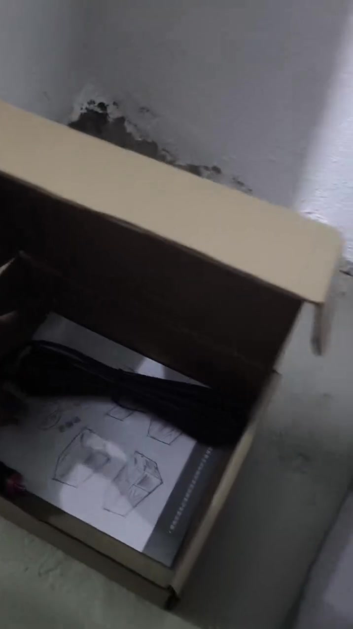 ثلاجات من ماركة ALPICOOL
بأحجام : 20L. . 50L

تشتغل على كهرباء السياره 12V.24V
تشتغل على كهرباء البيت 220V
الثلاجه موجود بيها نضام حمايه كامل على سيارة من ناحية الكهربائيات 
 للحجز والاستفسار راسلنا على الصفحه او واتساب
واتساب:***********
