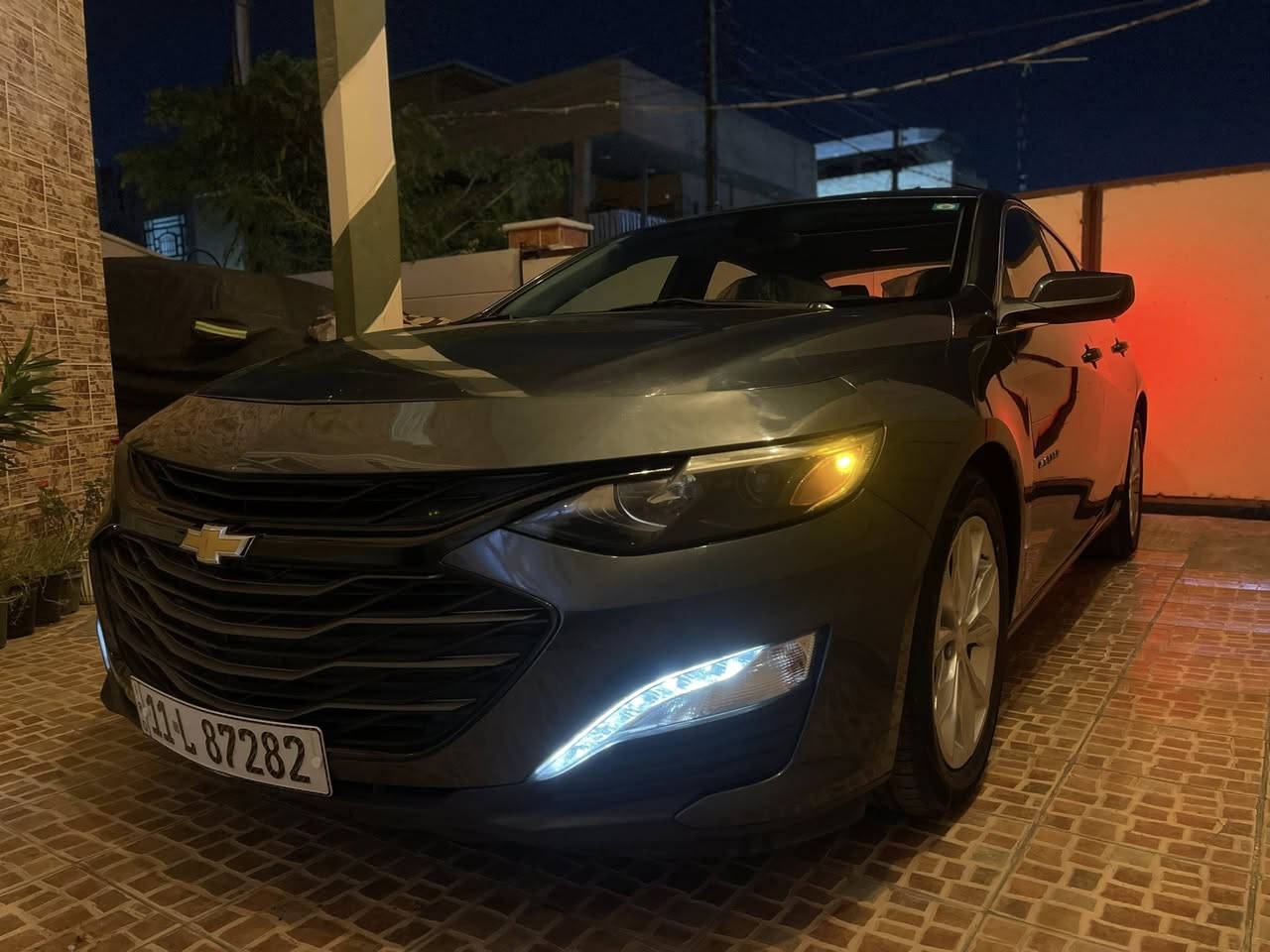 السلام عليكم 
للبيع فقط
ماليبوا 2019 
وارد امريكي حادث كلش بسيط بنيد فقط بدون دواخل (السونر مرفق)
شاصي لغد كلشي مكفول 
ماشية 84 الف مايل 
مواصفات lt2 فول 
من بانوراما وبصمات كامله وكشن كهرباء وتدفئة وشاشة ابل كار بلادي وبقية المواصفات 
لد امامي خلفي 
كير محرك بلادي ممفتوح وكلشي تمام 
بيهه بارد بالجاملغ الخلفي بسيط 
رقم بغداد الجديد وهزة جديدة باسمي 
مابيهه اي نقص كلش نضيفة 

السعر 112 بيهه مجال جدا جدا بسيط 
وكلشي اكو بالسوك 
مكان السيارة بغداد حي العامل 
***********
