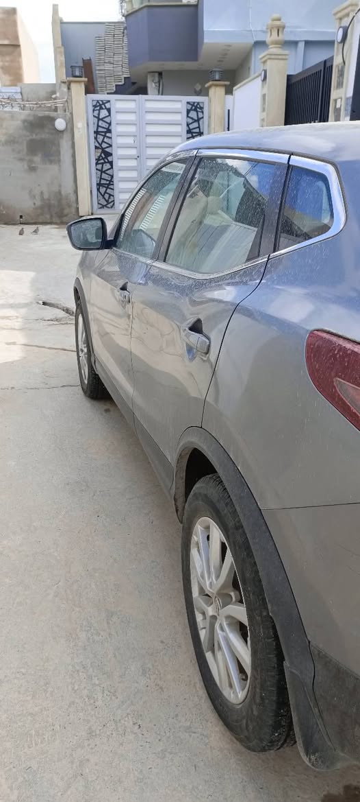 سيارة نيسان للبيع روج اسبورتج رياضي الموديل ٢٠٢١  نفطي ماشية ٢٥ ميل السعر ١٥٠ بي مجال للتواصل *********** و***********

المواصفات دفع رباعي 
محرك عادي ٢٠
مرايا كهربائي
سويج 
تحكم سرعة. 
شاشة عرض 
قطعتين تبريد
الضرر أمامي بند مبدل مع جاملغ من المنشأ إيريك طاك
