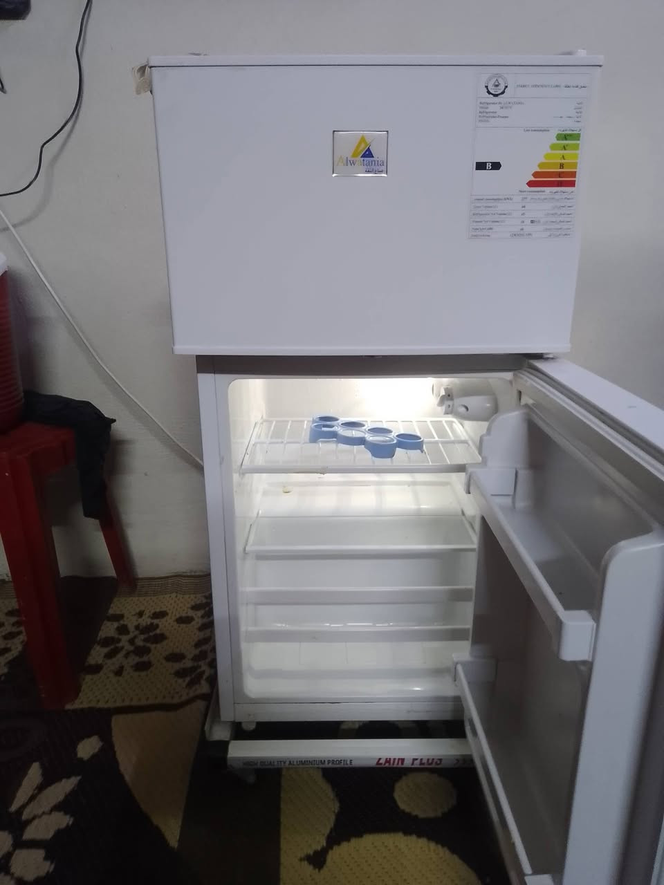 ثلاجه للبيع نستخدمه قليل جدا السعر 100 الف قفل
رقم الهاتف ***********
