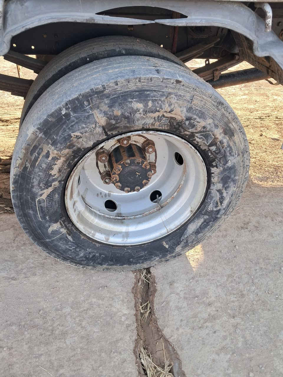 البيع  تايرات١٩ونص مراوس ١٧ونص ***********
