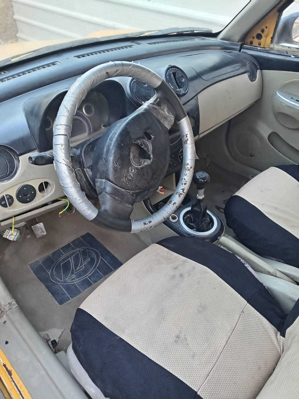 بيع سريع من رخصت صاحب الكروب المحترم ليفان رقم واسط المالك جهازه مغلق ابيع  بدون متعهد سرقه وطلب وعشاير مكينه وكير وحداديه كفله والباقي شوف العين السعر قفل 15 مكاني بابل المسيب ***********
