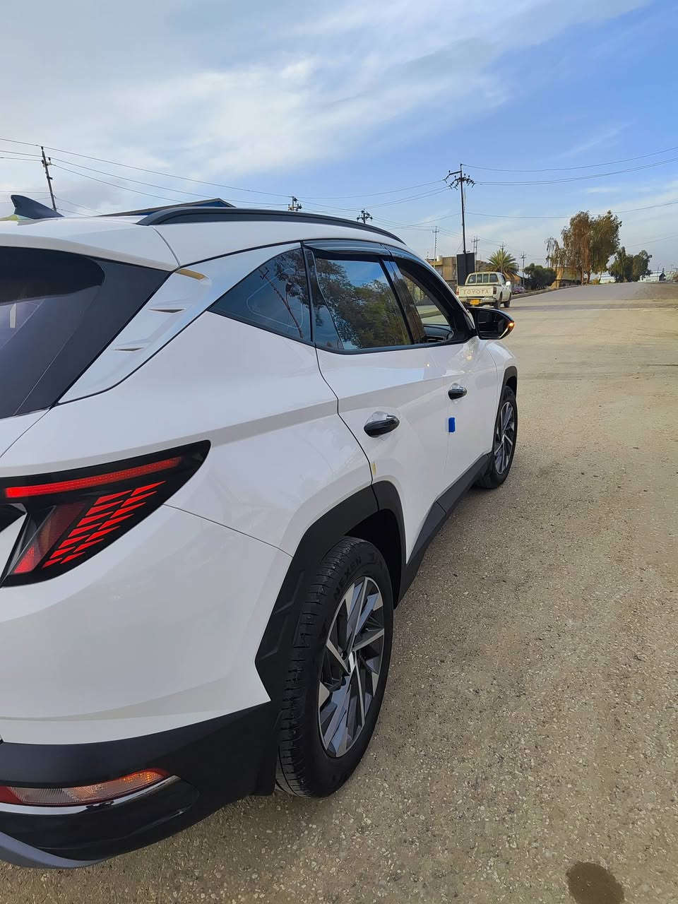 هونداي تكسون 
2024 
37000 كيلو ماشيه 
بدون صبغ بدون بارد بدون تبديل 
كير محرك بشرط 
مواصفات 
كيجات ديجتل 
حساس امامي خلفي 
اوتو هولد 
تحمات ستيرن مع مثبت سرعه 
كاميره خلفيه 
شحن لاسلكي 
السعر ٢٢٠ 
بيها مجال بسيط او مراوس حسب القناعه


**إذا كنت صاحب هذا الإعلان وتريد حذفه لأي سبب، رجاءا أرسل رسالة إلى الدعم الفني**