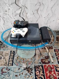 بلي اكس بوكس 360  2يدات بي عشر لعبات الجهاز نضيف جدا العنوان نجف حي مي...