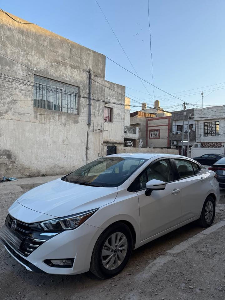 سيارة نيسان سني  مكسيكي ٢٠٢٤ 
 بعدها بوضع الوكالة نيسان 
٣ سنوات صيانة مجانية  
اللون أبيض 
ماشية ٢١ مكفولة 
المُحرك 1600
الگير CVT 
تحكُم ستيرن 
داخل مخمل لونين 
تطعيمات كروم 
ايكو لتقليل صرف البنزين
بلاجكتور أمامي 
حساس خلفي
رقم بغداد الانگليزي
تحويل مُباشر
للتواصل 
***********
