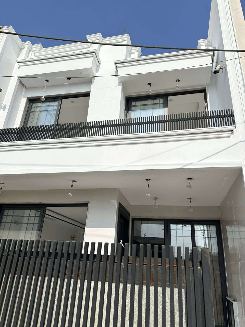 صباغ بيوت باانسب الاسعار صبغ داخلي خارجي طلس جدران بشرط
صبغ اسطح عازل رطوبه فلانكوت 

الاتصال عل رقم واتساب ***********
