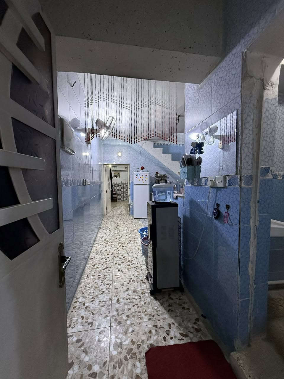 #الدار_للبيع
بيت في منطقة الحبيبية
 سابع فرع عن الشارع العام مال لحوم باقر الموسوي 
المساحة 110 متر  الواجهة 5.5م والنزال 20م 
كراج - مغاسل - أستقبال - صالة تشمل الحمامات الداخلية ومطبخ - غرفة نوم - منور يحيط البيت - غرفة في الطابق الثاني - سطح ومخزن وبيتونه 
للأستفسار الاتصال على الرقم ***********
