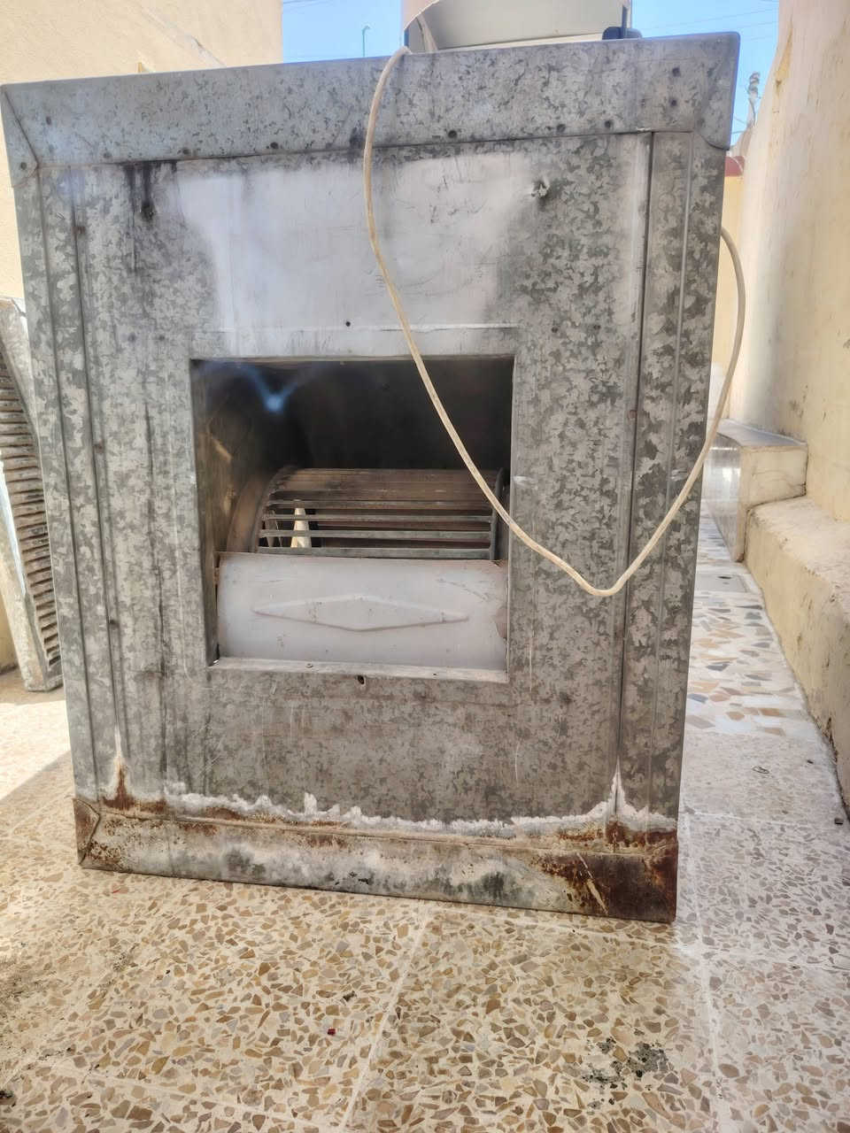 متاح مبرده شماليه ثنين ونص نضافه مثل ماواضح بل صوره مكاني موصل الايمن رجم حديد
***********

