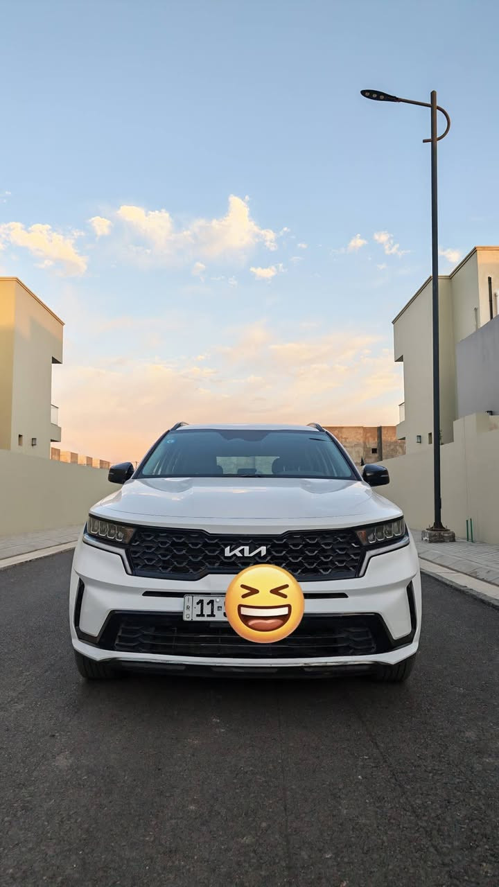 السلام عليكم سورنتو 22 وارد امريكي  رقم بغداد سبعة مقاعد اربعة سلندر محرك GDI    2500 ماشية 24 الف قابل للزيادة حادث بسيط جدا موضح بالصور السيارة نص فول السعر 235  
ممكن الاتصال على الرقم ***********   يوجد وتس اب
