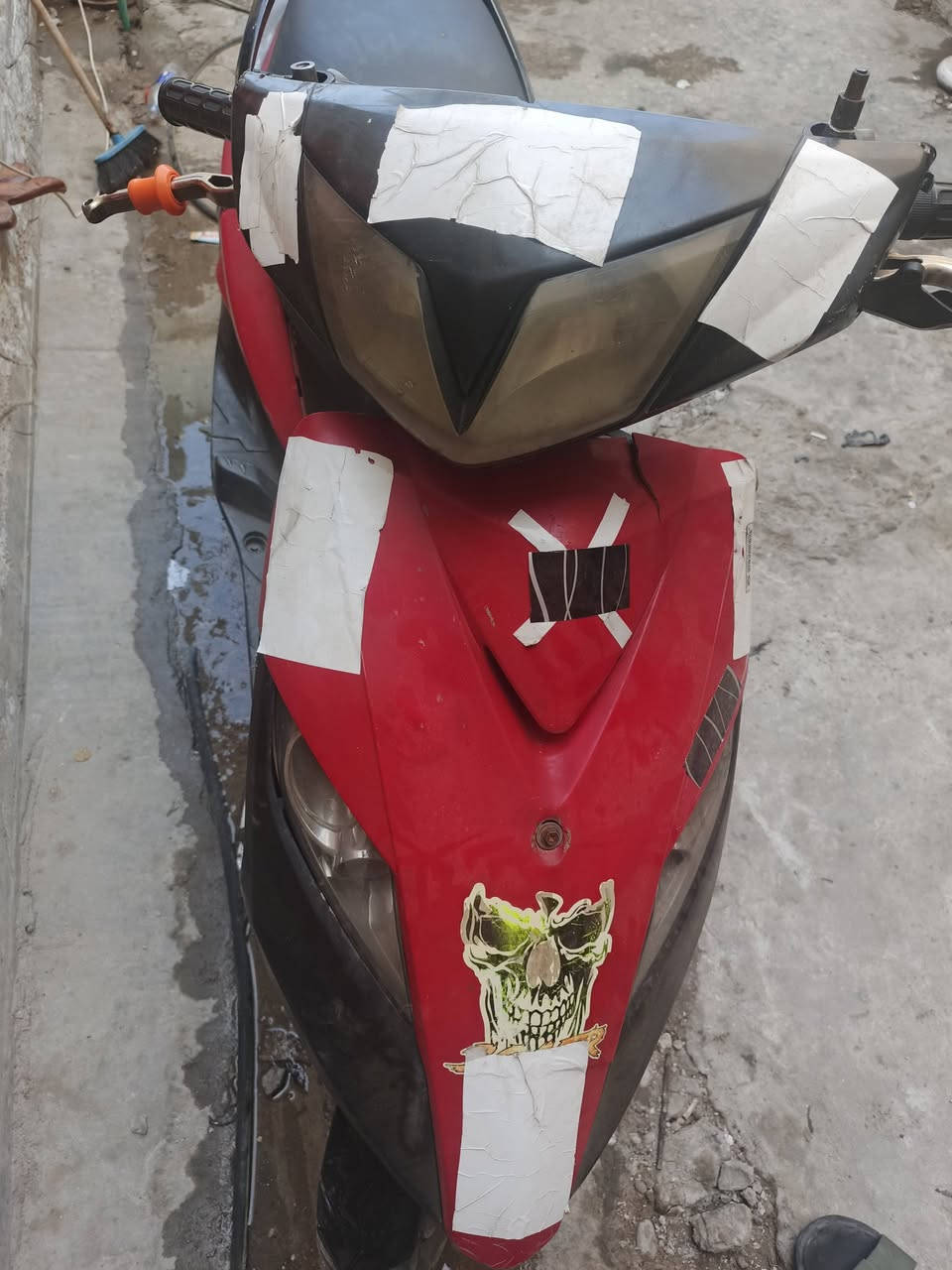 السلام عليكم دراجه ثعلب  نضيفة بيها ملاحضات بسيطه الدراجه شغاله بيها تأخير الصبح  ما عرف المن الدراجه شلعه معدل حلوه  بيها صالصنه رياضي حلوه من ماركه توبو  وموجوده صالصنه البلاديه هم الجوزه مالتها مايعه مسويها دكمه ولاشاير فقط واكفات بس يشتغلن الاشاير الرماش   انطيك بيها تراي وين مجان  مكاني بغداد سعرها 290 وبيها مجال لشراي ***********
