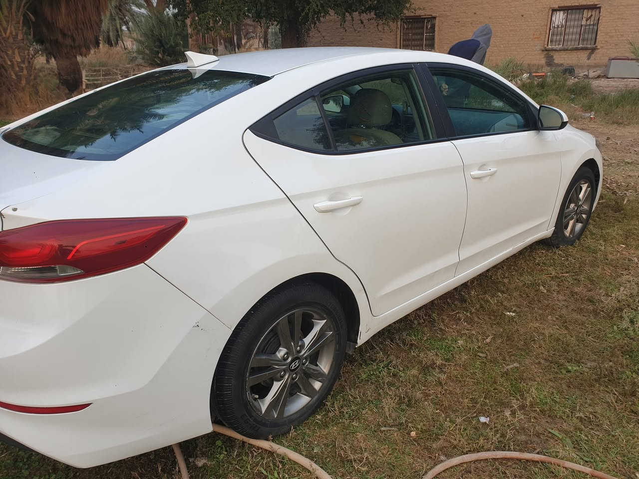 السلام عليكم النتر 2017 امريكي محرك 2000 دوش حادث خفيف كما موضح بالصوره  ماشيه 82 مثبت سرعه شاشه كامره دواره نظام سبورت وعادي مكفوله من محرك وكير وتبريد سنوية جديده تريد وكاله اتريد تحويل بيها بالقماره تكشير قليل  المكان الديوانية رقم سليمانية جديد السعر 125 وبيها مجال موجود ع الماسنجر او واتساببب
الرقم ***********
