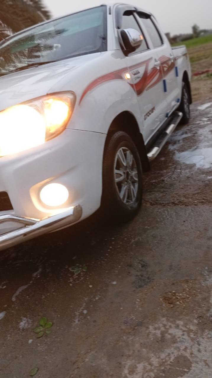 سلام عليكم من رخصت مدير لكروب تيوتا هايلكس موديل 2010سيارة بيهة تنقيصها ولباقي كير كشر شواصي كفالة مواصفات مرايات شفط كامرات امامي خلفي ويال كب دواسات سعر 155قفل رجائن لموشراي لايكسر بيهة ‭0783 264 0615‬
