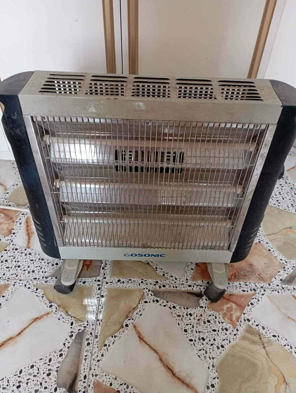 مجمده ب150
عاكسه 100 
الجربايه هيه ودوشكها50
صوبه 40
المكان حله ورديه شارع 60


**إذا كنت صاحب هذا الإعلان وتريد حذفه لأي سبب، رجاءا أرسل رسالة إلى الدعم الفني**