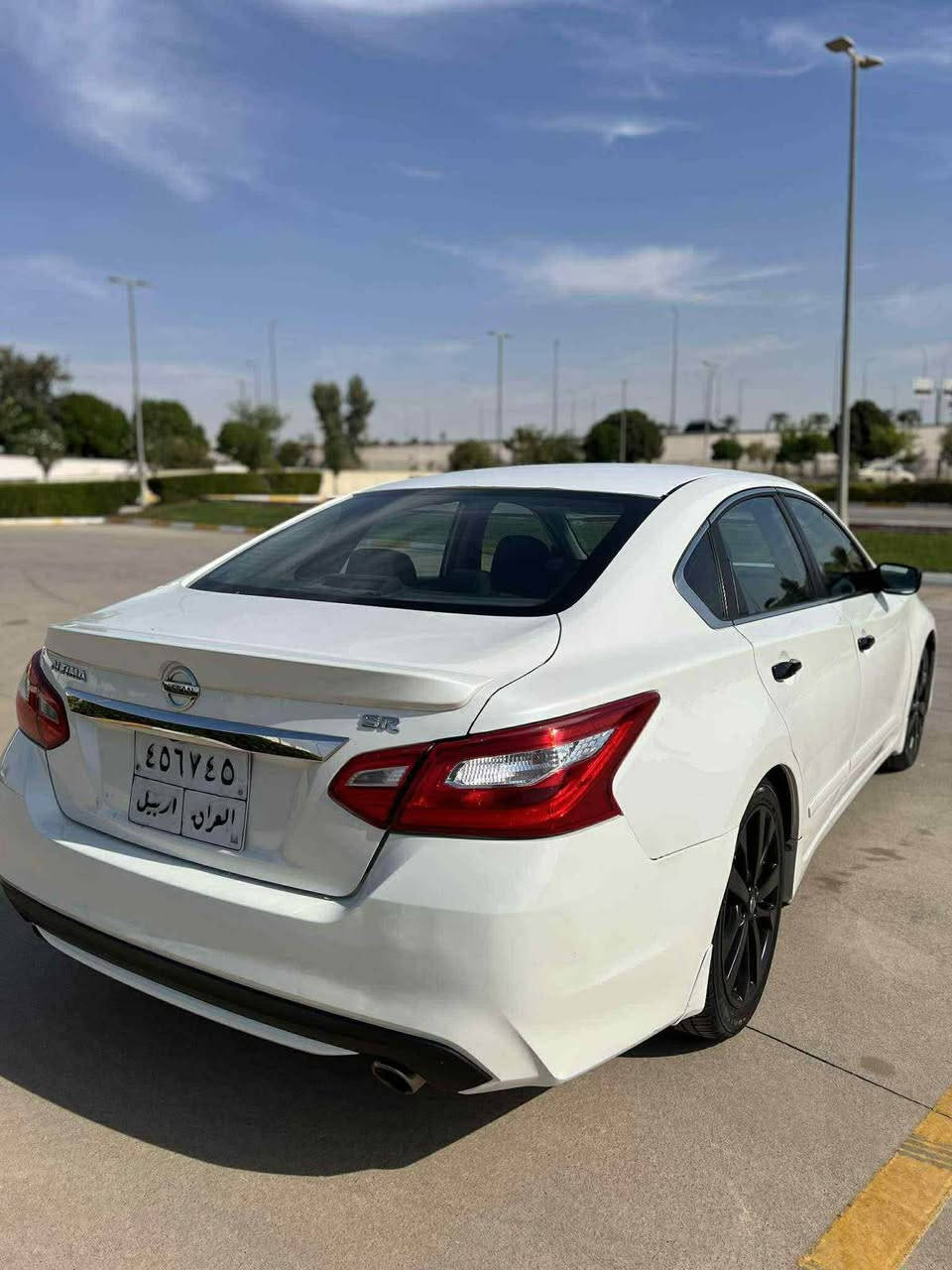 Altima 2016 SR
مواسەفات
گێڕ شەفت
کوشین نیو جلد 
کوشین کارەبایی
تعدیل سورعە 
لایت بیلادی ناو ڕەش 
بەسمە 
شەغال
ویل بیلادی SR ڕەش
٥ پارچەی سبوغە 
٢ دەرگا و ٣ پارچەی پێشەوە
کەمێک ناوی گرتووە 
گێر و مکینە و تبرید بەشەرت 
سەنەوی ٢٠٢٣ بەسەرچوە 

*********** أربيل, العراق
