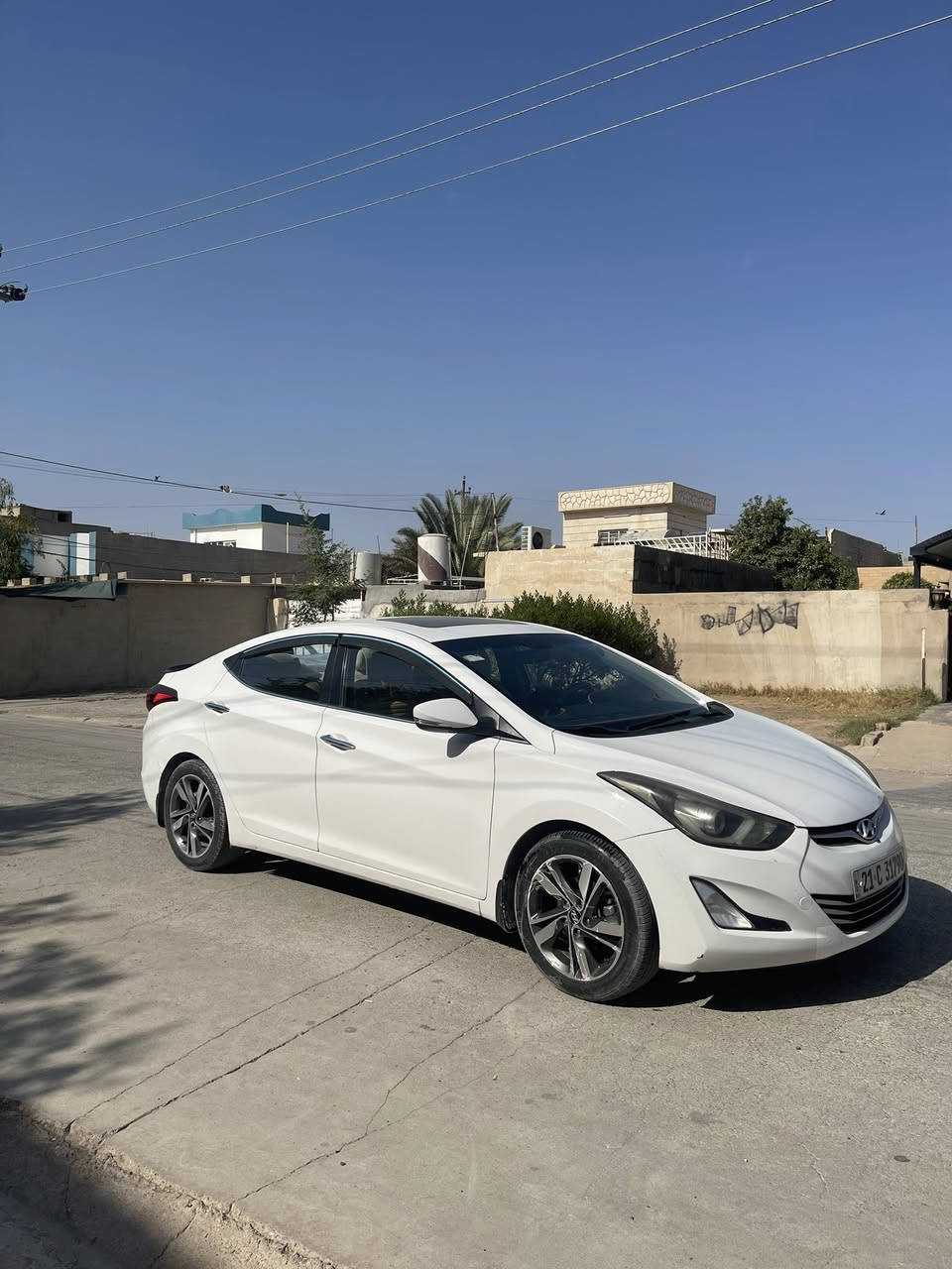 السلام و عليكم
النترا  خليجي 2014

مواصفات GLX فول فول بدون بصمه

كير اوتوماتيك محرك 18 

داخل اصفر ويل كروم 

سياره بي قطة و نص صبغ بدون دواخل وبي شويه بارد

السيارة رقم سليمانية دولي جديد

مكاني كركوك 

سعر 115 بي مجال قليل 
***********
