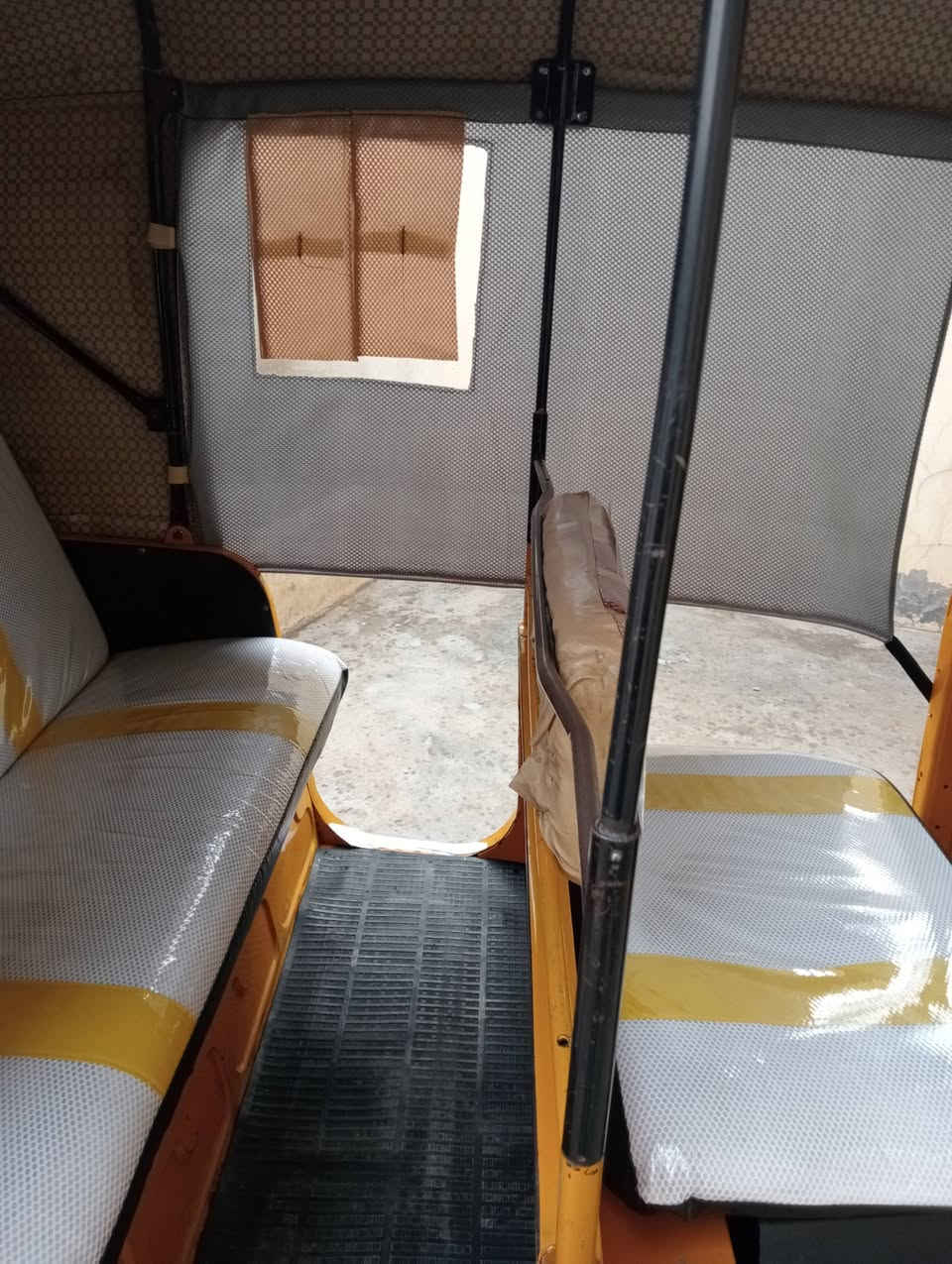 السلام عليكم تكتك للبيع موديل 20 كفاله مكينه وكير واكسل وكشر الاتصال على الرقم ***********
