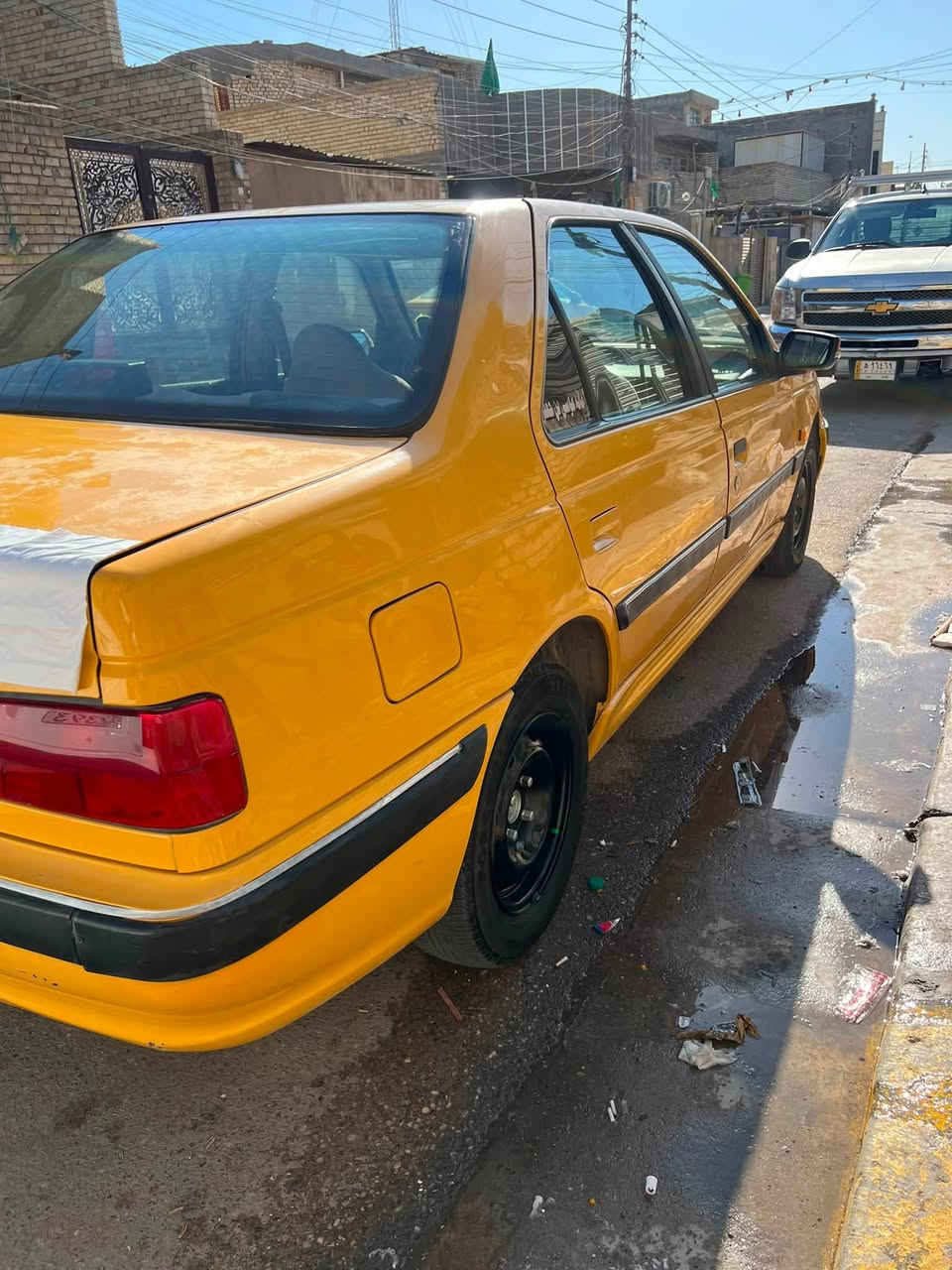 سلام عليكم بيجو بارص مديل15بدل بيه بس بنيد والباقي جديد تبريد شغال سياره حلوه تجي وشوف بعينك السعر 42وبيه مجال حك الجيه رقم ***********

