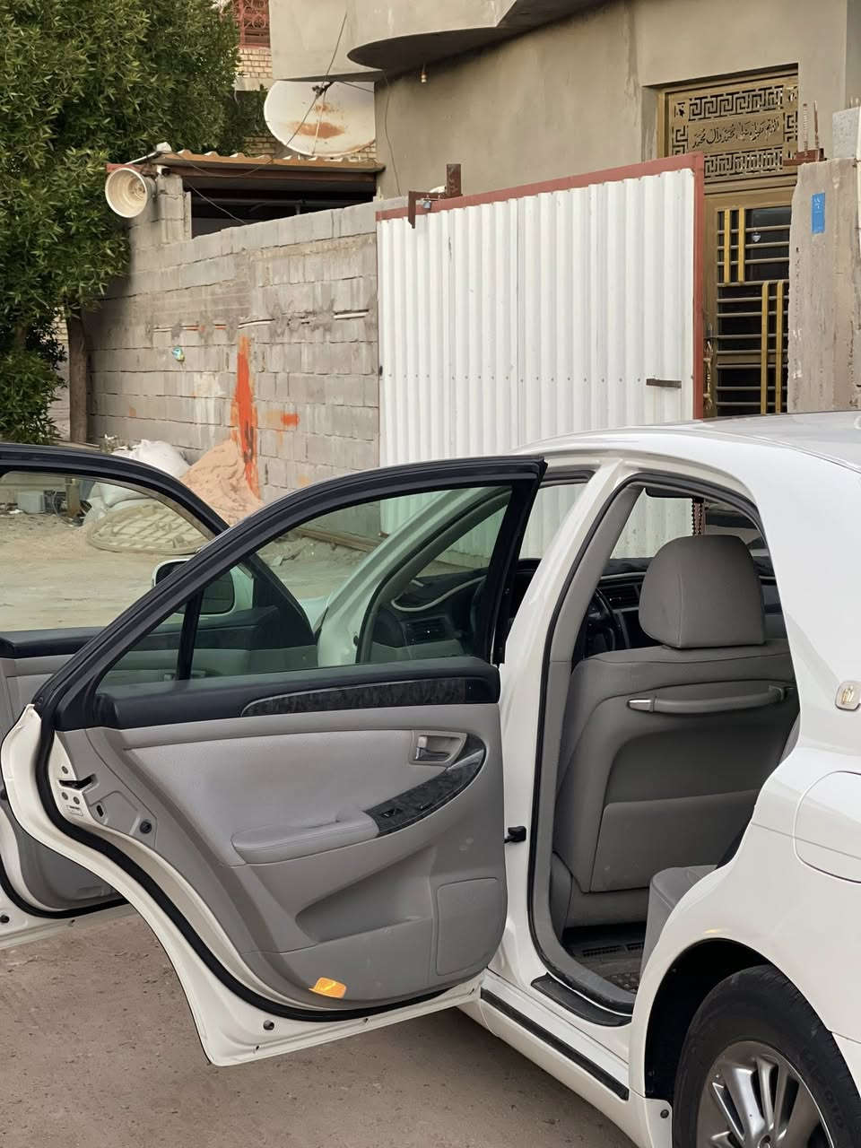 السلام عليكم كراون شاهينه رقم بصره موديل ٢٠٠٧دخول جديد شاصي ٨٢سياره باسمي تحويل ثاني يوم سياره كفاله مواصفات ٣دكم تنته ثلاجه برده بصمه ٤ابواب كشنات٤كهرباء كروز سرعه وبعد بيهه مواصفات تخم تاير ستوه شاده +باتري جديد .السعر١٧٥وبيها مجال٠رقم الهاتف ***********المكان بصره
