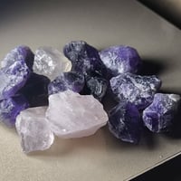 للبيع حجر الجمشت 14 حجر مرتبات يرهمن محابس وقلادة او سوارات  للبيع كله...