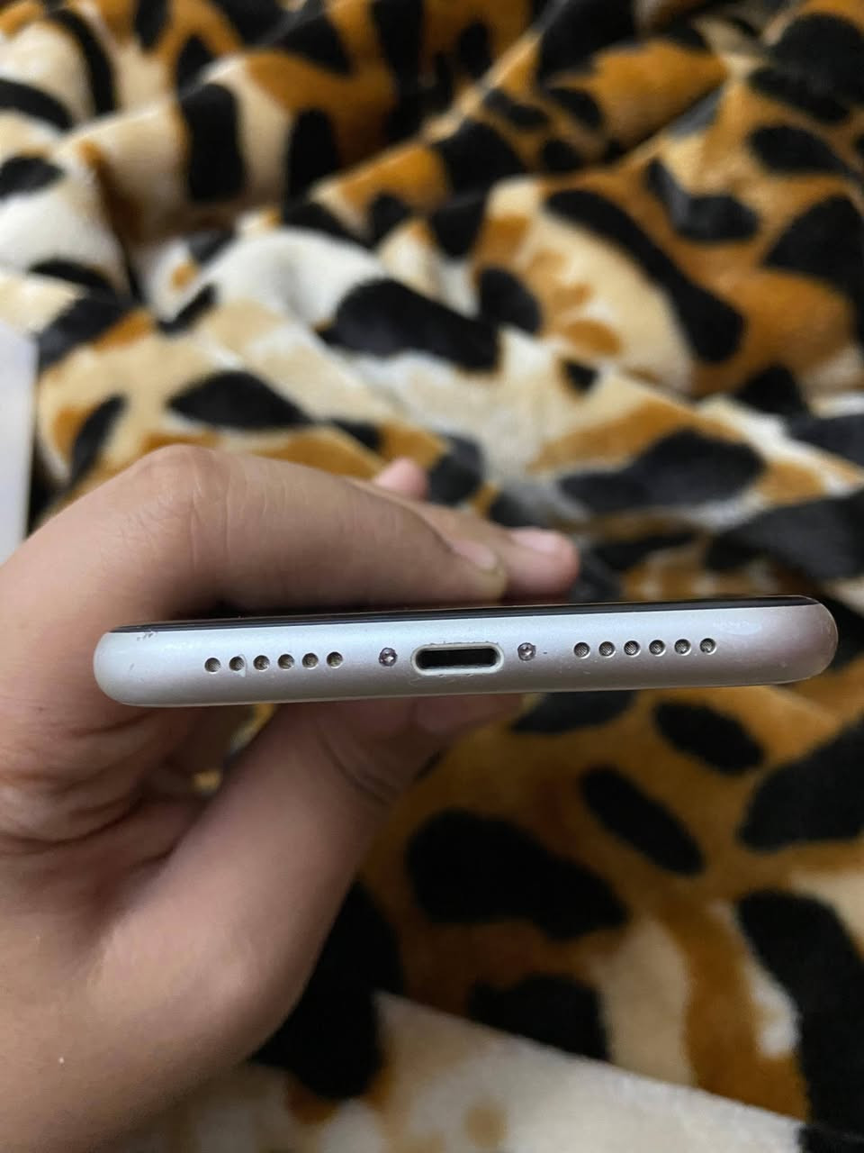 iPhone 11
مساحة 64
بطارية 71
وتر بروف مش مغير حاجة 
معاة العلبة 
زيرو ضرايب 
مفيهوش خدش 
للتواصل ٠١٢٠٧٠١٥٢٣٩


**إذا كنت صاحب هذا الإعلان وتريد حذفه لأي سبب، رجاءا أرسل رسالة إلى الدعم الفني**