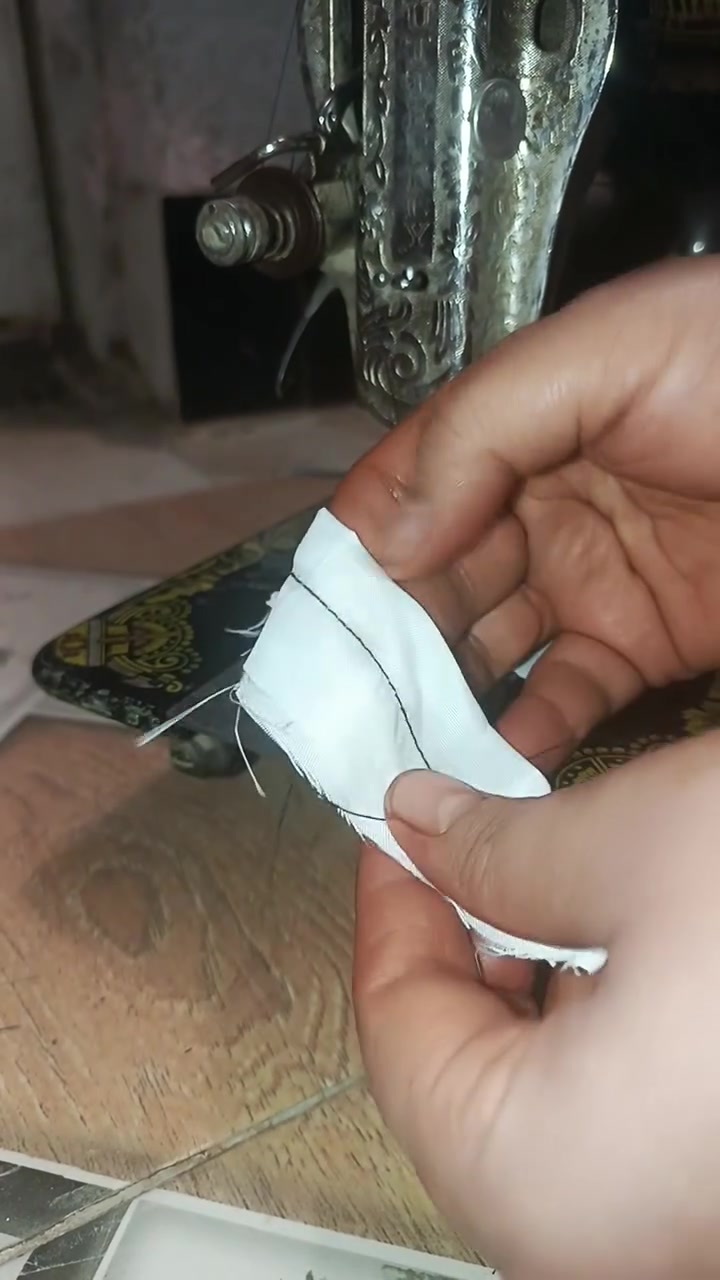 السلام عليكم مكينه نضيفه واصليه وهذا خياطها كدامكم السعر خاص


**إذا كنت صاحب هذا الإعلان وتريد حذفه لأي سبب، رجاءا أرسل رسالة إلى الدعم الفني**
