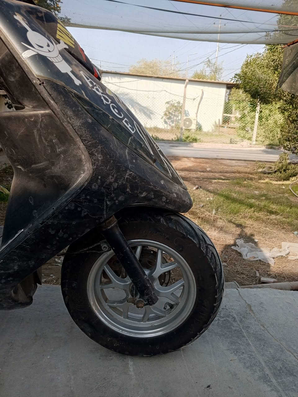 سلام عليكم دراجه ماكس عدله
دراجه مكينه حلوه خرسه ما تسمع لها صوت
بلاديه 
دراجه نقره يشتغل 
للبيع
***********
