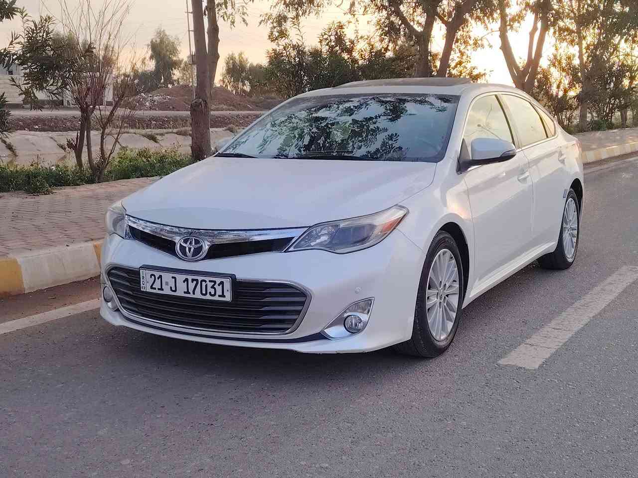 تويتا أفلون باللون الابيض 2013 فوول مواصفات
رقم سليمانيه خليجي 
كفاله عامه من كلشي
حجم المحرك 6 سلندر مفتاح التشغيل بصمة 
فتحة سقف حساسات أمامية 
حساسات خلفية 
لايت زينون بك لايت LED متصل 
دخول بصمة ذكي  ويل كب
 اشارة في المرايا الجانبية 
 المرايا قابلة للطي 
 هاند
 كاميرا دوارة 
مقود جلد حياكة 
 شفتات مقود 
 مثبت السرعة Cruise 
 المودات والاوامر الصوتية 
ا Bluetooth    
 شاحن هاتف  
المقاعد جلد
حركة المقاعد الأمامية كهرباء 
تجاوي 5 متحركة 
المقاعد تدفئة و تبريد
 المرآة الوسطية أوتو 
 تبريد شاشة مناخين منفصلين 
 قطعتين تبريد 
 أوضاع القيادة Drive Mode ثلاث اوضاع  ايكو+عادي+سبورت
 نظام مانع الانزلاق 
حاملات الأكواب
 بردة خلفية 
تطعيم الدواخل صاج
رقم الهاتف***********
