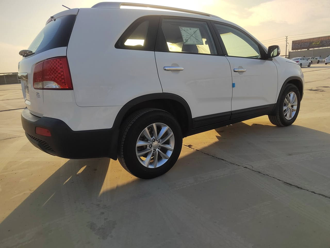 السلام عليكم لبيع كيه سورنتو موديل 2013 خليجي مكفول فقط بارد باب خلف السائق شي قليل جدا   مكينه ٤ سلندر سبعه راكب  رقم واسط حلو تحويل مباشر مشروع وطني السياره جاهزه من كل شي تخم تاير صدر جديد كهربائيات كلهه شغاله ما كو اي نقص السعر ١٤٨ وبيهه مجال بسيط جدا الشراي يتصل مكان ويدلل مكان السياره واسط الكوت مركز المدينه رقم الهاتف 
***********
