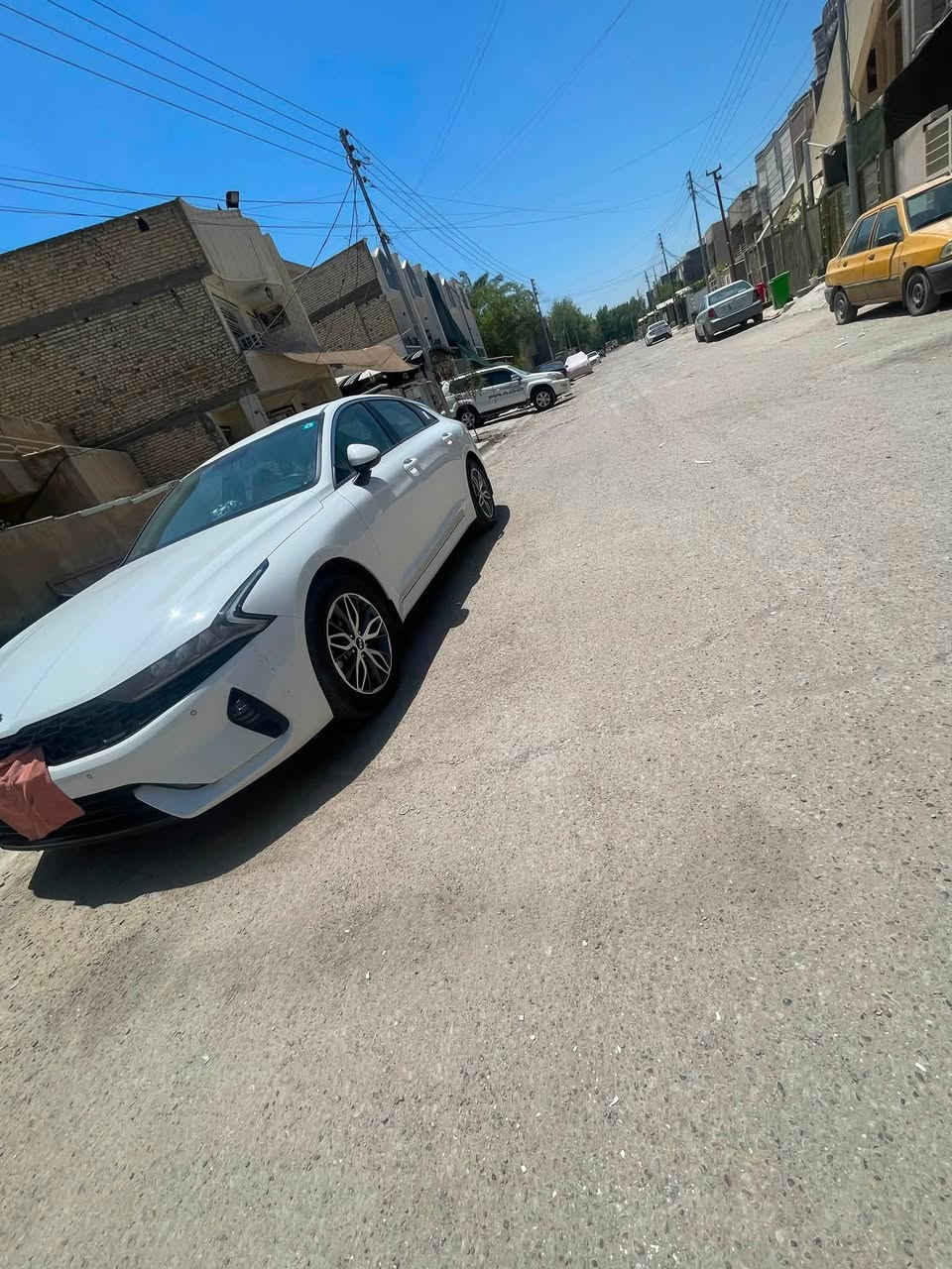‏موديل 2021 ‏ماشية 39 محرك 2000مقفولة كفالة عامه ‏تحويل مباشر ‏بها فقط رصعتين وصلتي السيارة خليجي.              رقم                ***********.     ￼ مكاني  بغداد حي الجهاد
السعر 18500. دولار
