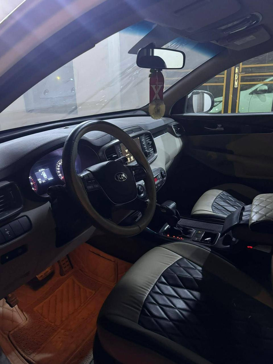 مرحبا 
سورنتو 2020 خليجي 
اخذتها مكفولة بس نضربت الجنطة عندي بس ضربتها خفيفة 
كلايتات نفسهم 
جامة نفسها مابيها ضرر 
ماشية 90 نظيفة جدا 
المحرك + الكير نظيف مامفتوح بي ولا برغي 
7 راكب 
مكاني بابل 
السعر  والشراي مايكون لة خاطرة طيب
تواصل على الخاص


**إذا كنت صاحب هذا الإعلان وتريد حذفه لأي سبب، رجاءا أرسل رسالة إلى الدعم الفني**