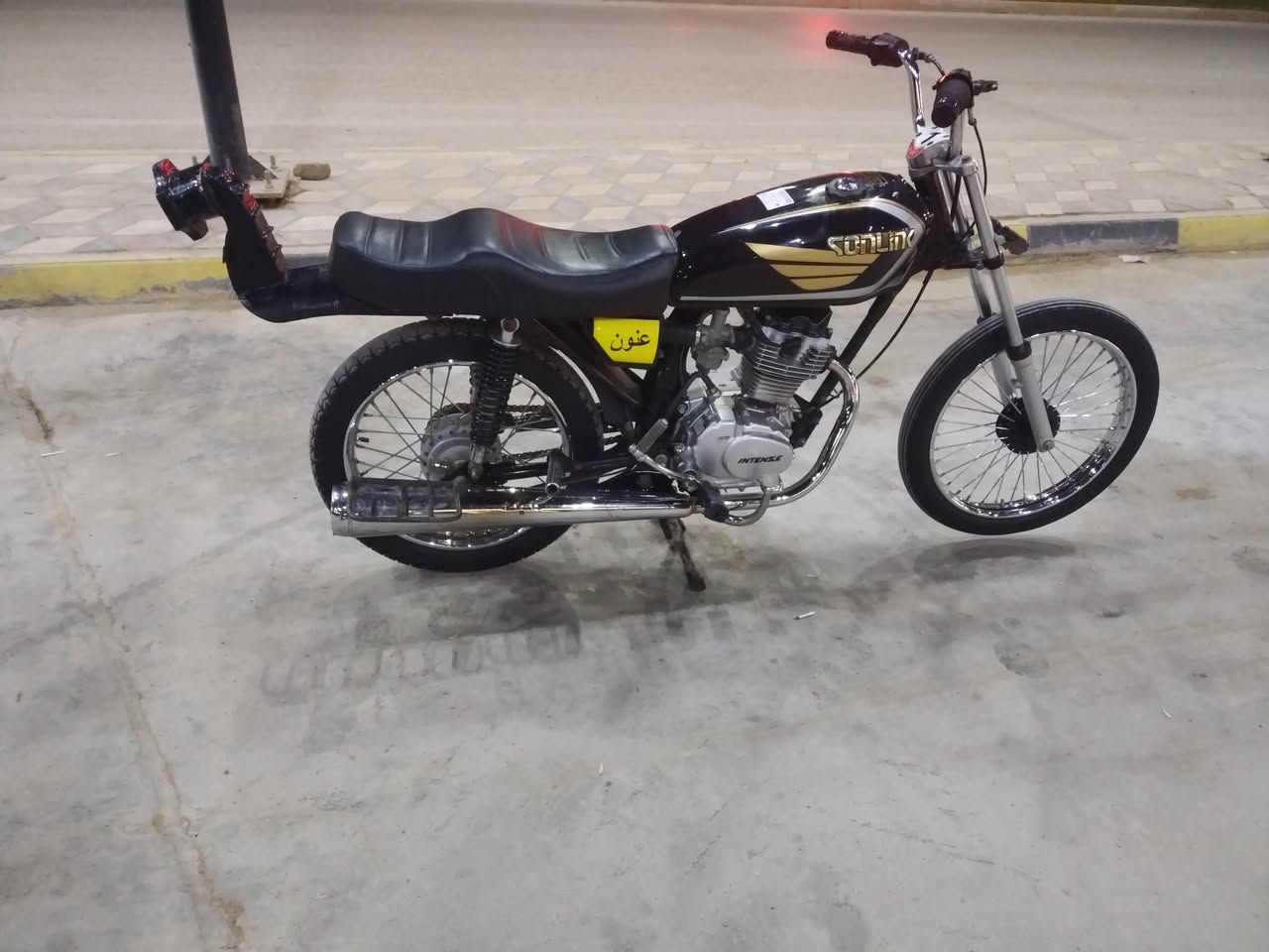 سلام عليكم دراجه للبيع شاصي 19أوراق اصولي تعمير 25 مكينه انتنس مبدل بس ولفات درجه ما عوزها شي مكاني كوت انوار مو شراي لا تعبني 650 وبيها مجال ***********
