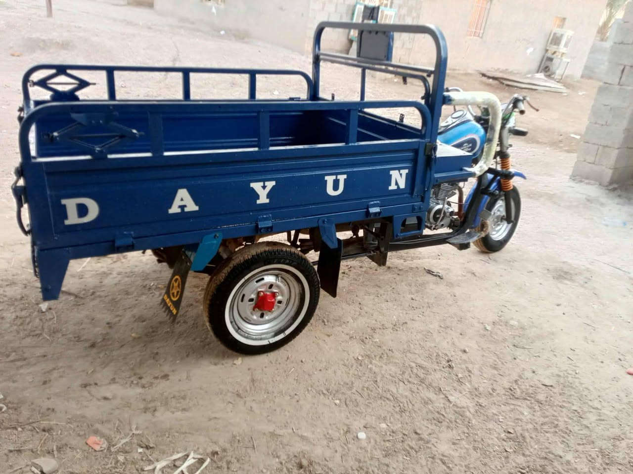 سلام عليكم ستوته للبيع موديل 19طالعه بال20
اوراق اصوليه. مكينه 25 كارتون تخم تاير جديد.   السعر خاص او    اتصل  ***********

المكان..  فضاء الفجر
