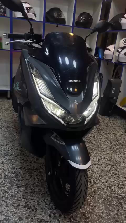 السلام عليكم شباب بي سي اكس الجيل الرابع ياباني اصل السعر٣٠ وبيها مجال بسيط دراجه كفاله عامه من الزلغ ماشيه ٢٥ الف دراجه اشكد مااكول جديده قليل بحقها  مكاني بغداد شراي خاص او واتساب  ويدلل *********** بس واتساب
